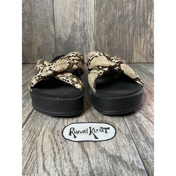 14TH & UNION REPTILE PRINT SLIP ON SLIDES SANDALS Women size 9 - Picture 4 of 10